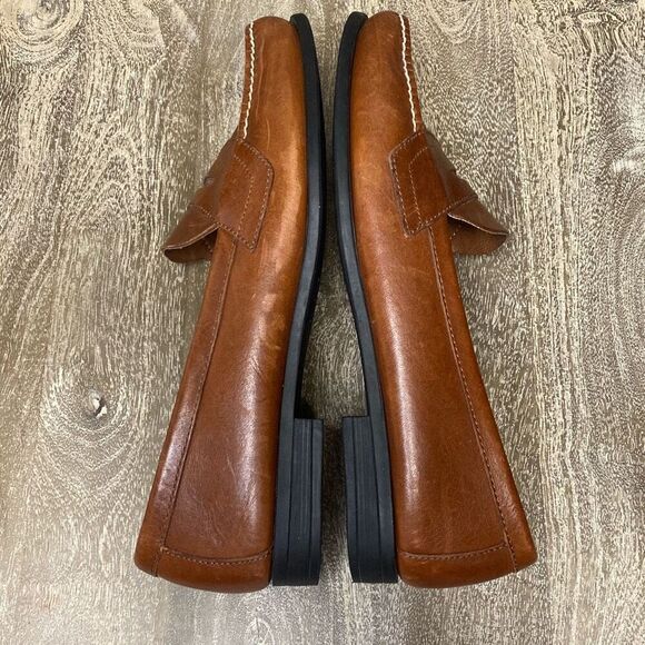 REDUCED.  Eastland Women's Tan Leather Loafers - Picture 3 of 7